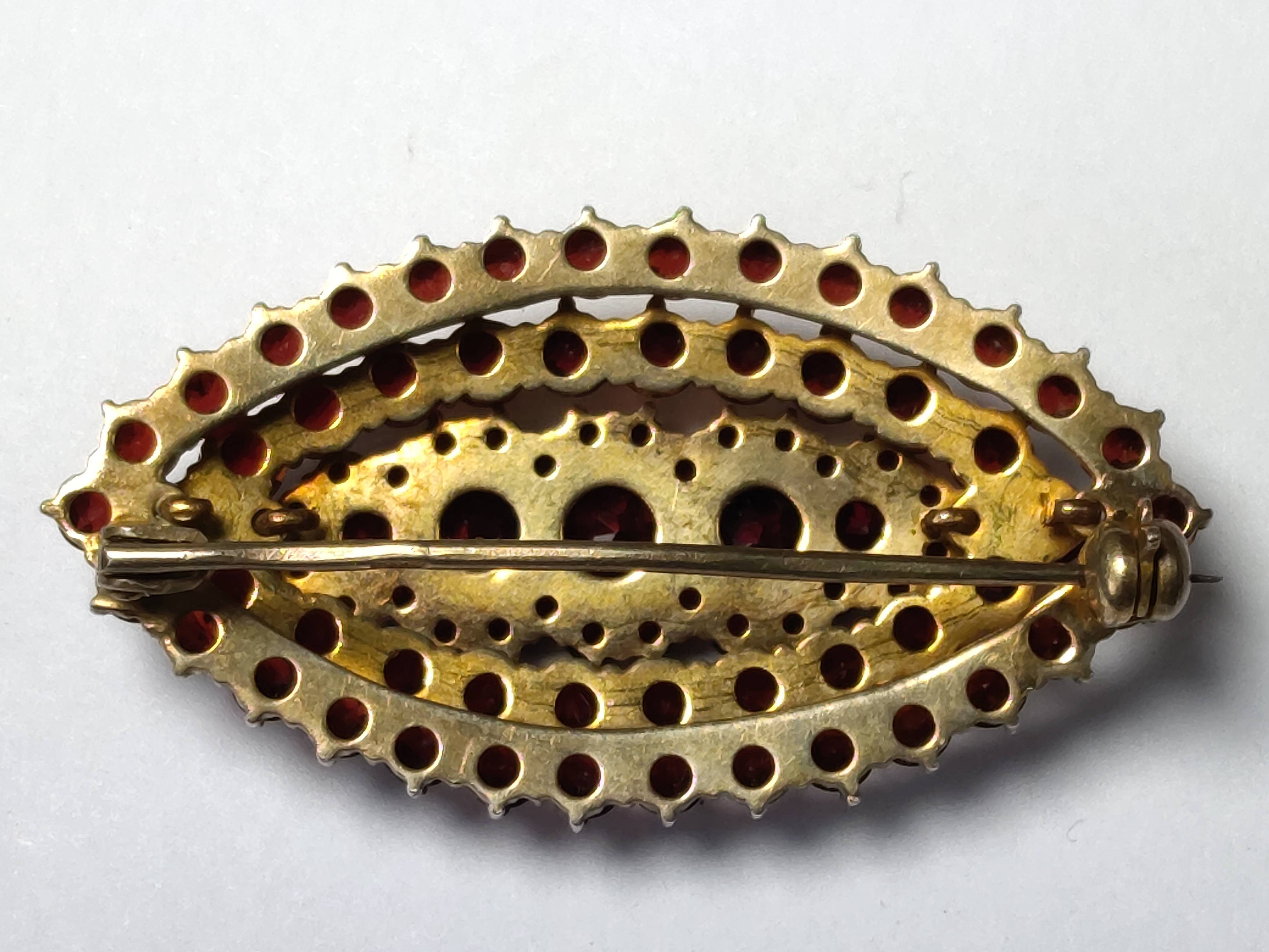 Starožitný granátový šperk - Oválná brož 44mm, 10g