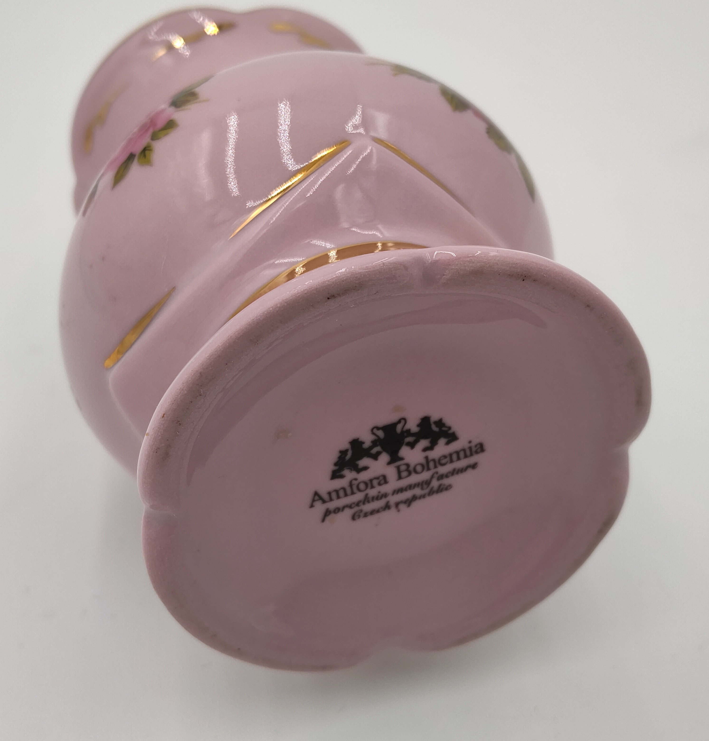 Růžová porcelánová vázička Amfora Bohemia