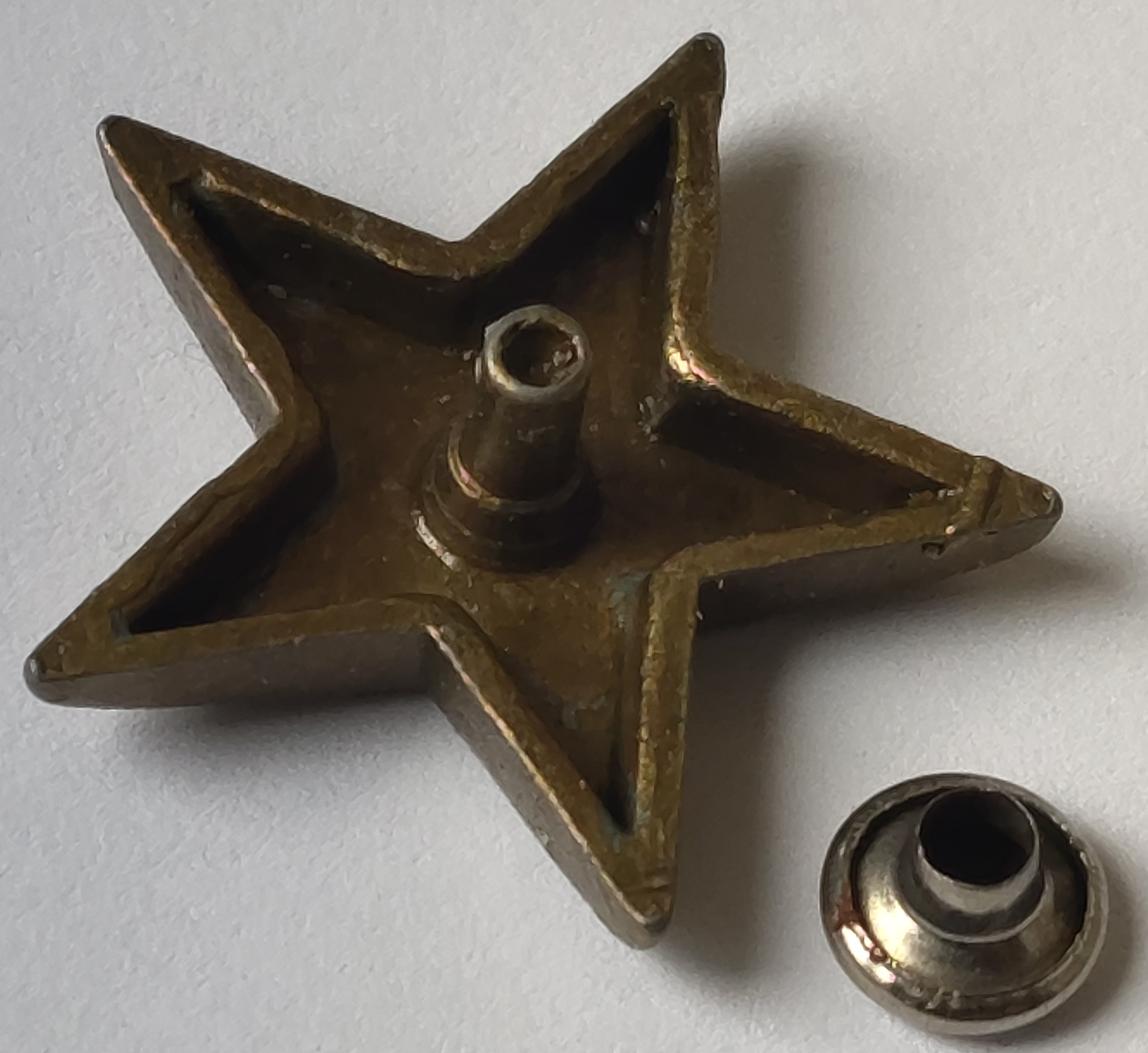Kovová Šerifská hvězda s nýtkem 25 mm