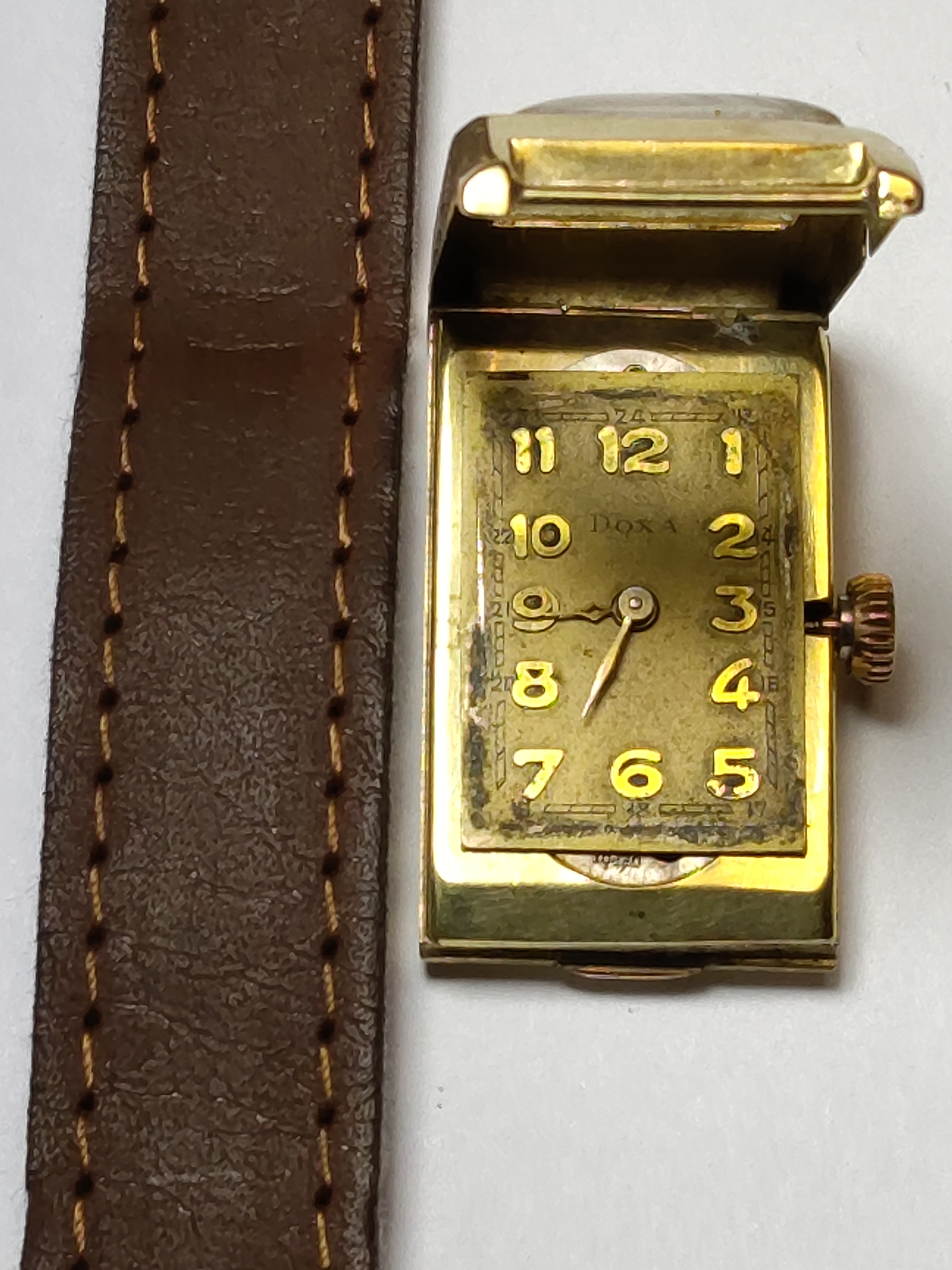 DOXA - Zlaté Starožitné funkční náramkové hodinky 14K ( 585 )