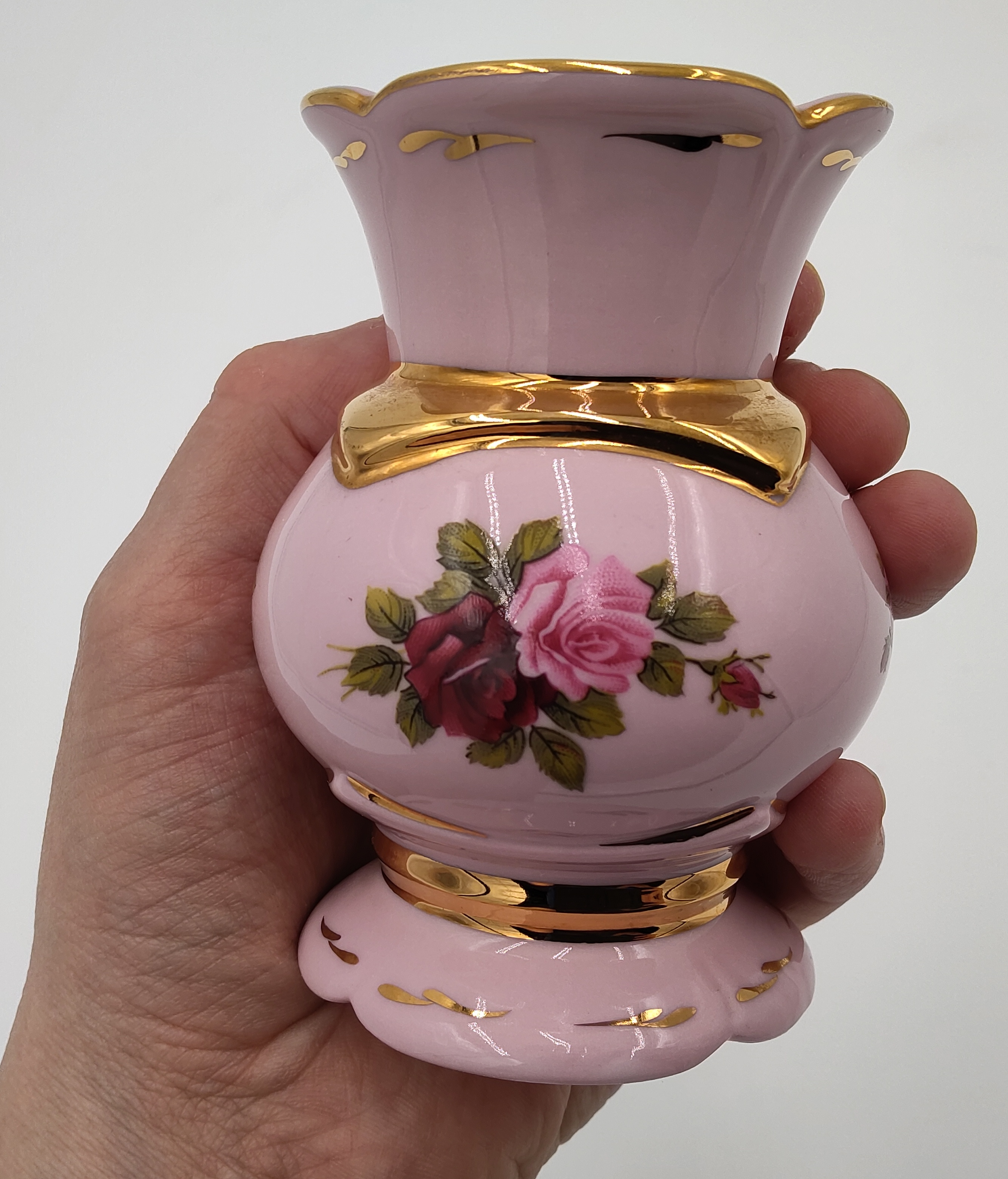 Růžová porcelánová vázička Amfora Bohemia
