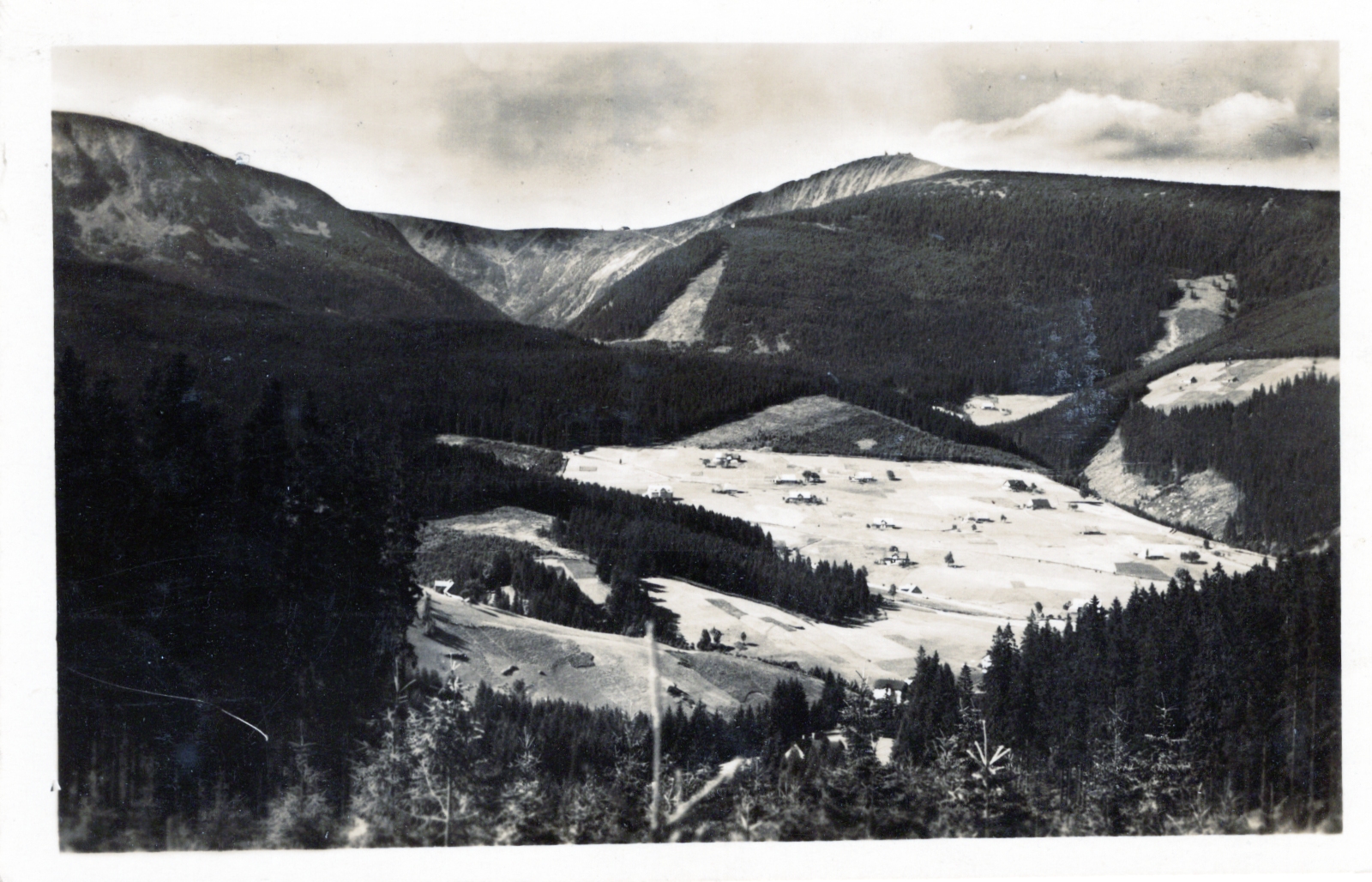 Stará Pohlednice Hotel pod Peci, rok 1931