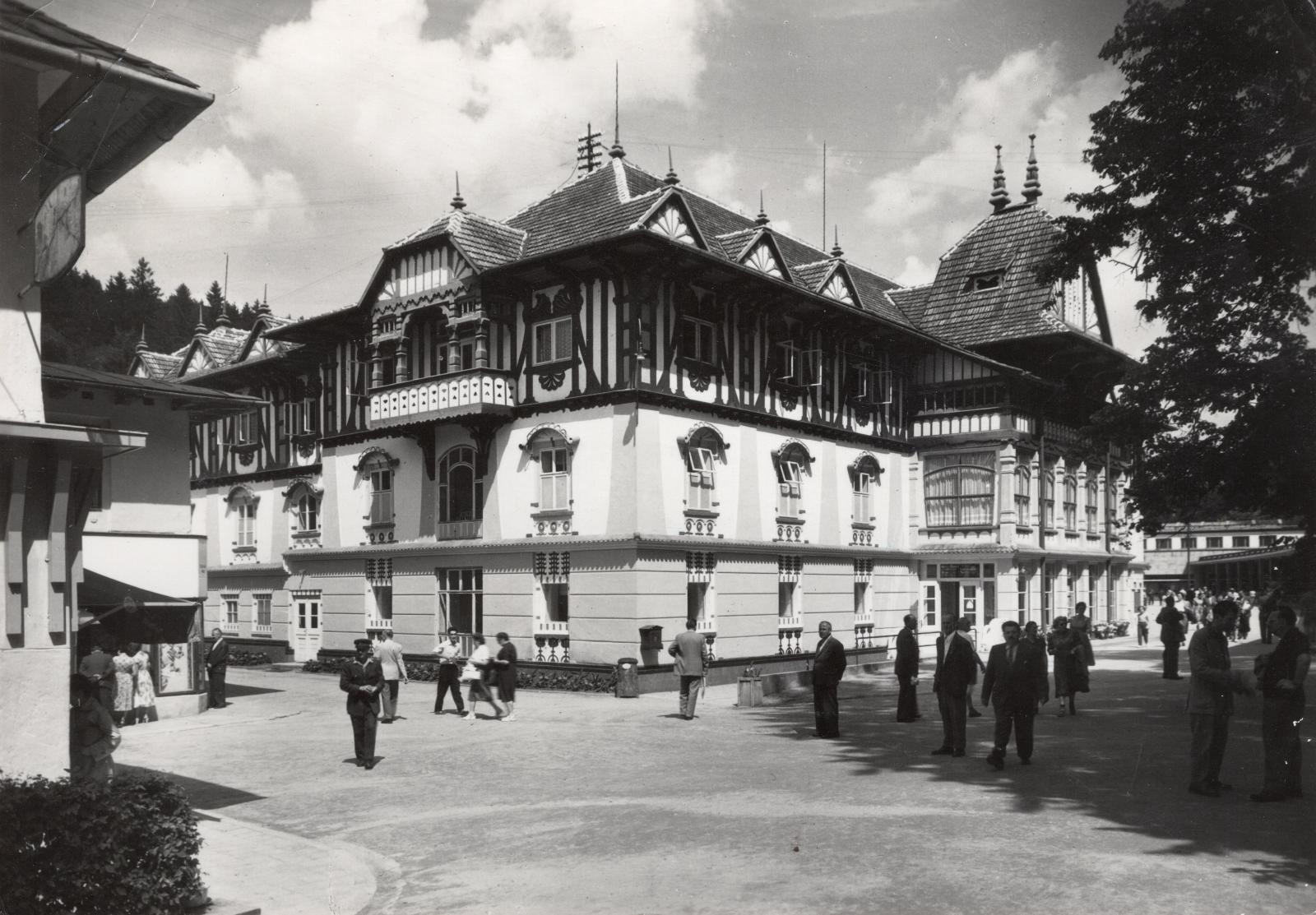 Stará Pohlednice A18, Luhačovice Léčební ústav Jurkovičův dům 1965